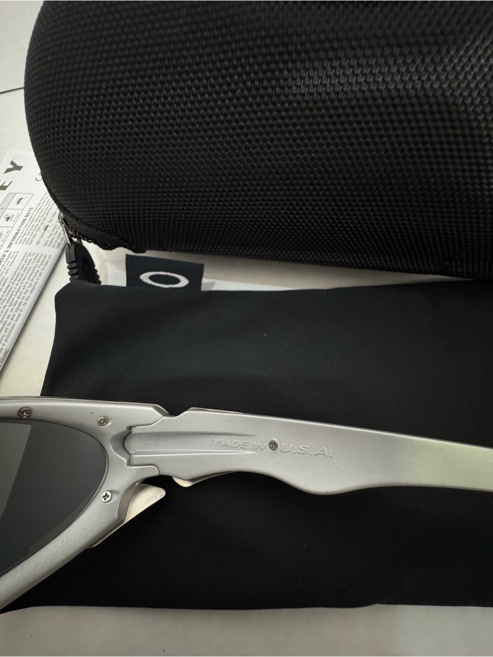 Oakley Plate Polarized Sunglasses Silver Frame Chrome Mirror Lenses Y2K Gorpcore - Picture 5 of 6